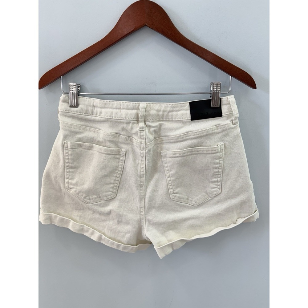 BCBG Generation White Pleated Trouser Shorts 9/29 High Rise Cuffed Cotton - Picture 2 of 9